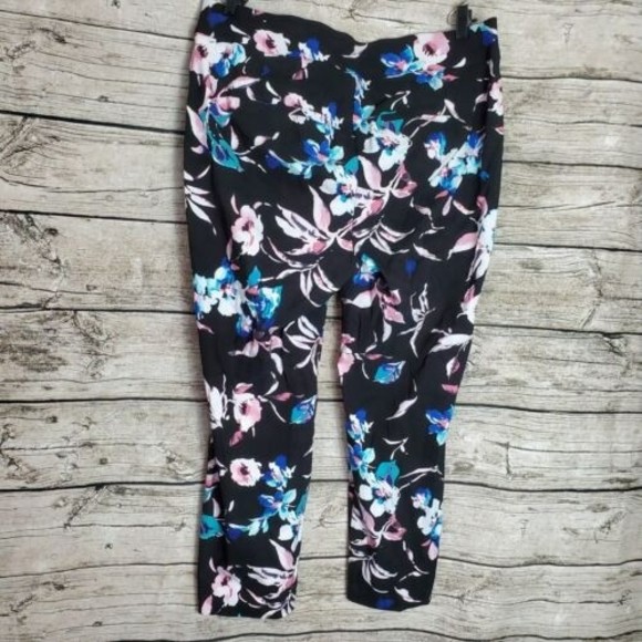 Lane Bryant Womens Pants Plus Size 18R The Allie Black Floral Ankle Tapered - Picture 3 of 6